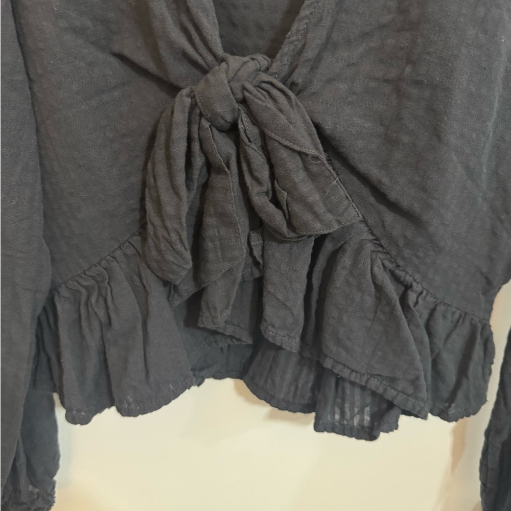 *NWT* American Eagle Outfitters Black Blouse with Tie Front and Long Sleeves - Picture 5 of 7
